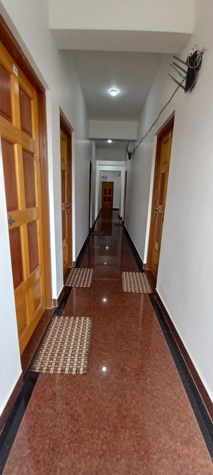 PRAKASH HOLIDAY INN GUESTHOUSE (ex. RISHI HOUSE) - 17