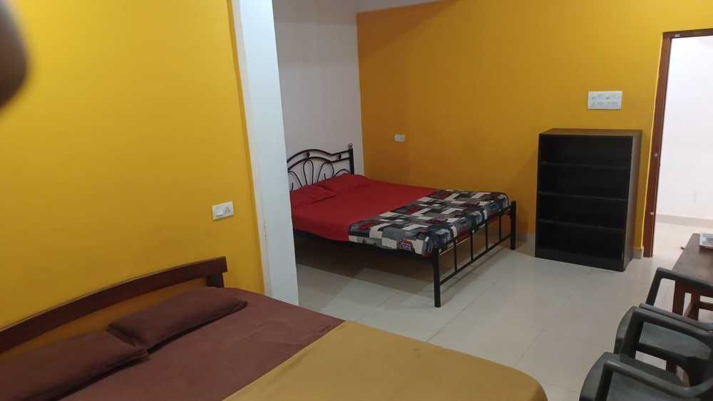 PRAKASH HOLIDAY INN GUESTHOUSE (ex. RISHI HOUSE) - 39