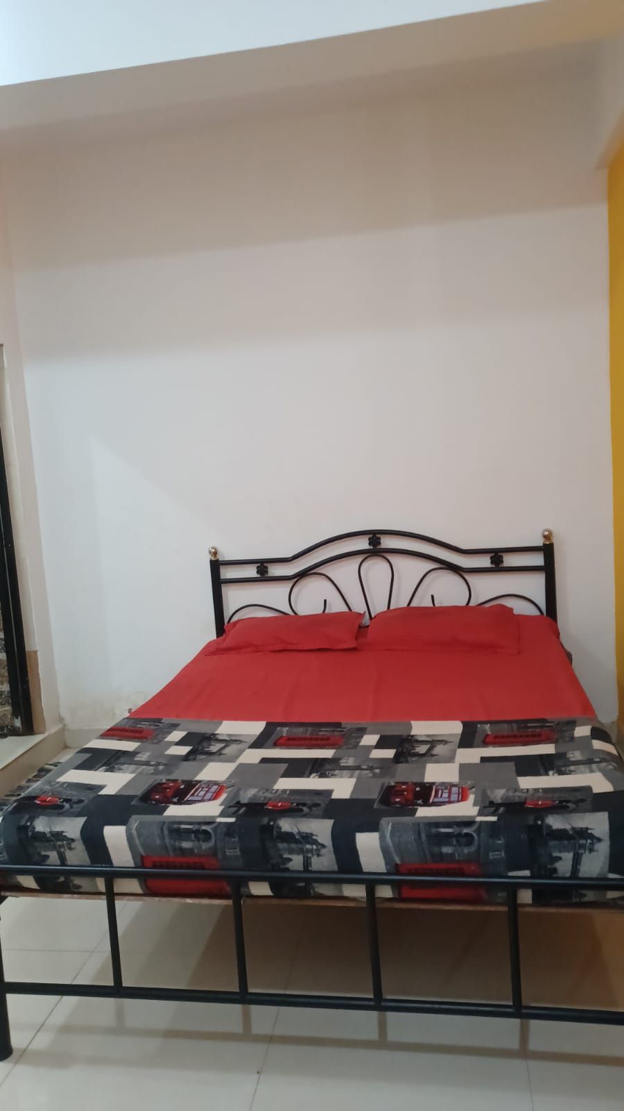 PRAKASH HOLIDAY INN GUESTHOUSE (ex. RISHI HOUSE) - 49