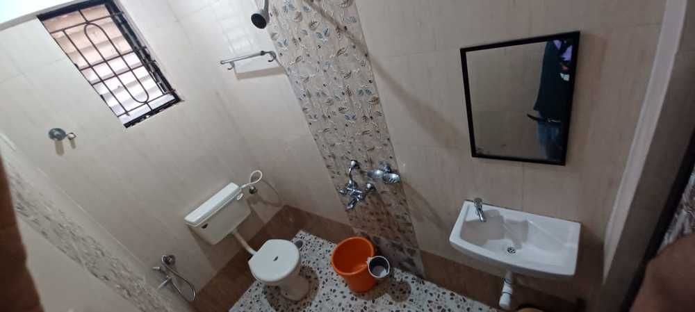 PRAKASH HOLIDAY INN GUESTHOUSE (ex. RISHI HOUSE) - 56