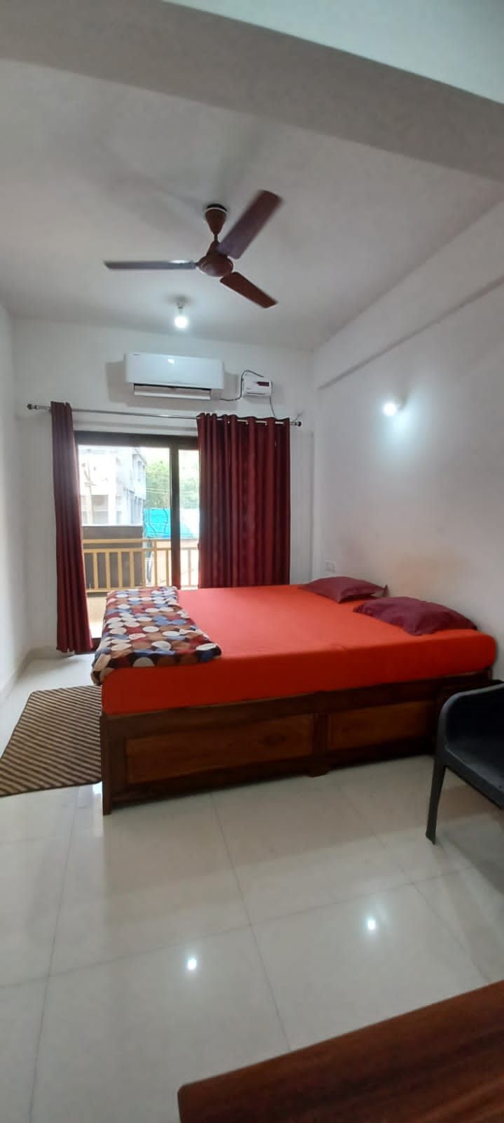 PRAKASH HOLIDAY INN GUESTHOUSE (ex. RISHI HOUSE) - 30