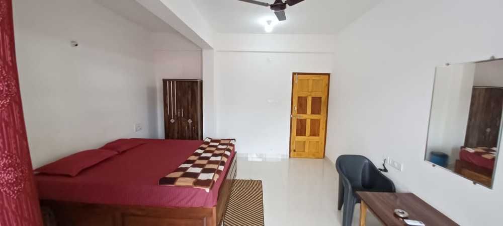 PRAKASH HOLIDAY INN GUESTHOUSE (ex. RISHI HOUSE) - 42