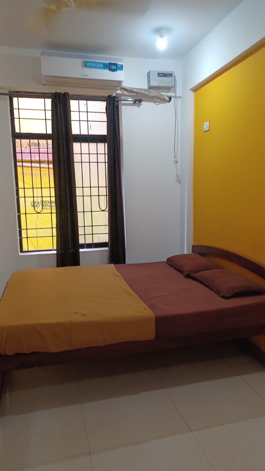 PRAKASH HOLIDAY INN GUESTHOUSE (ex. RISHI HOUSE) - 37