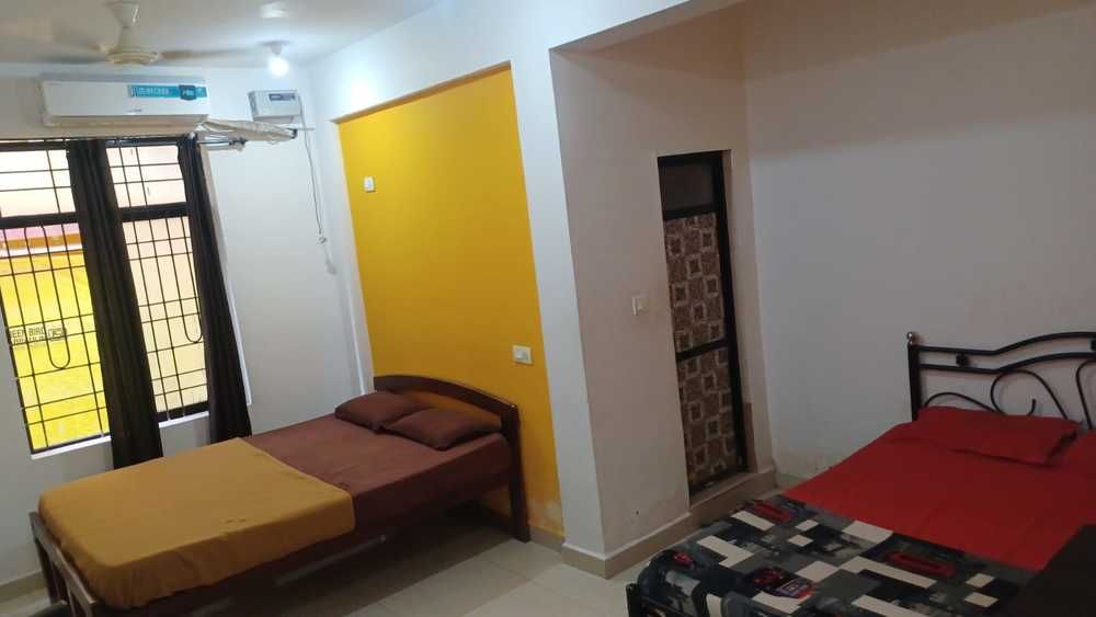 PRAKASH HOLIDAY INN GUESTHOUSE (ex. RISHI HOUSE) - 38