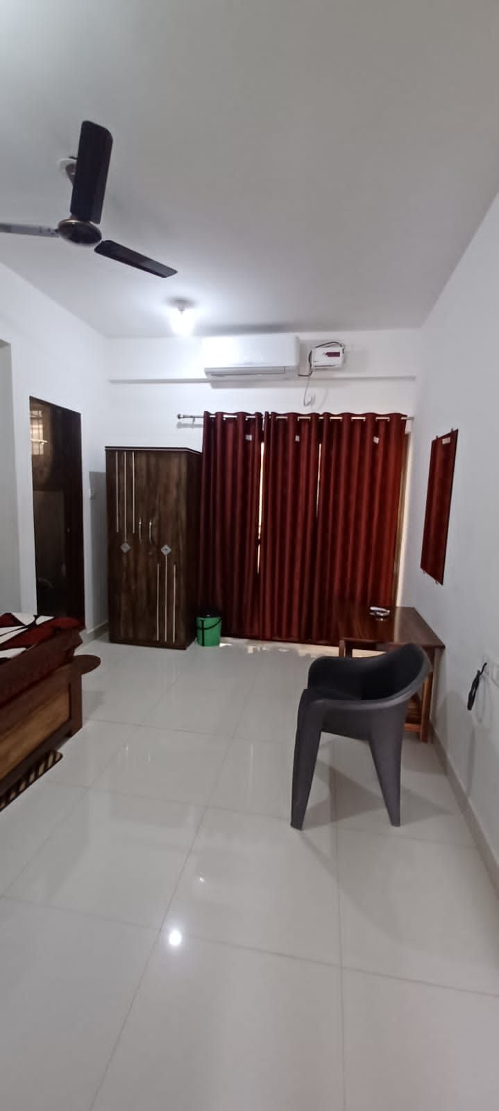 PRAKASH HOLIDAY INN GUESTHOUSE (ex. RISHI HOUSE) - 19