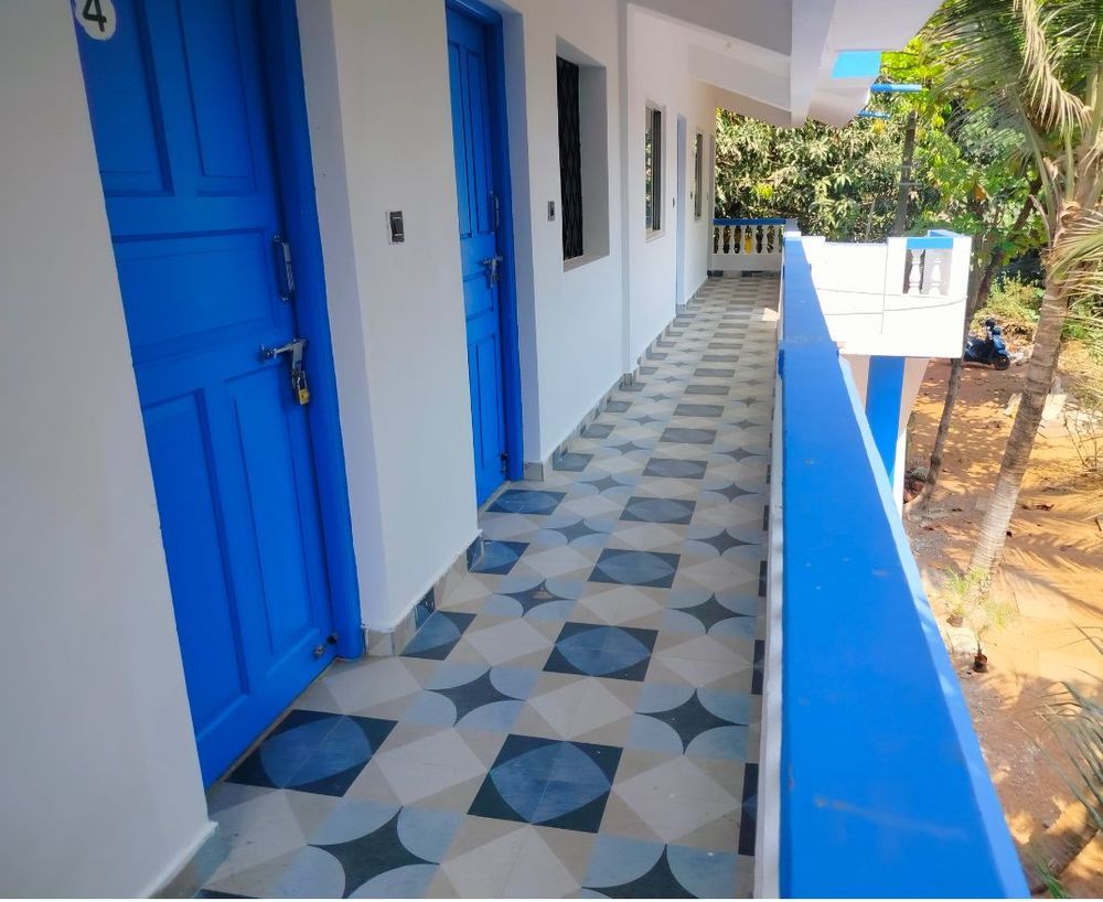 SERAS BEACH SIDE HOTEL - 2