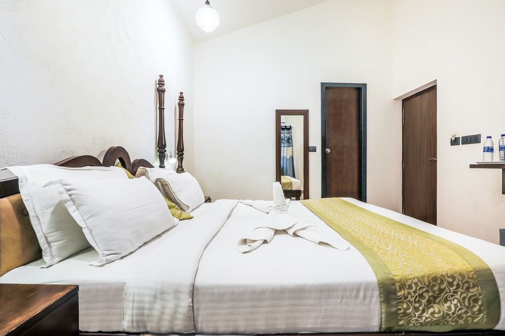 BEACH HOUSE HOTEL - 9