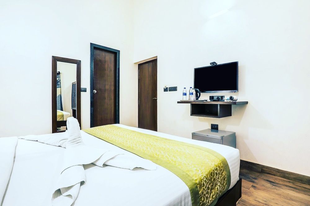 BEACH HOUSE HOTEL - 8