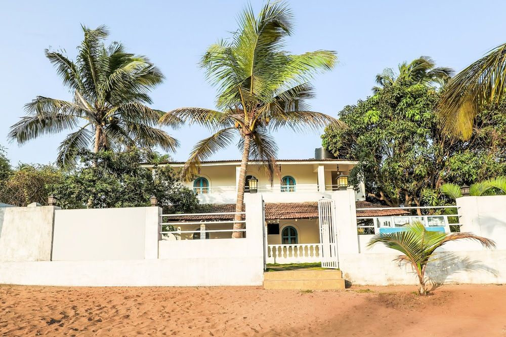 BEACH HOUSE HOTEL - 1