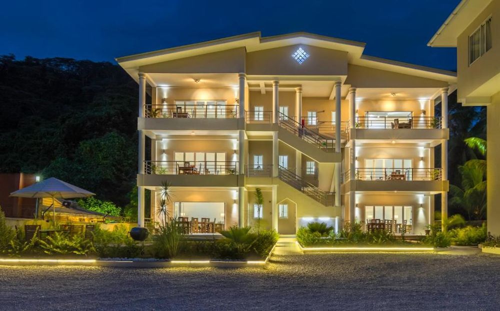 TROPICAL HIDEAWAY SELF CATERING - 1