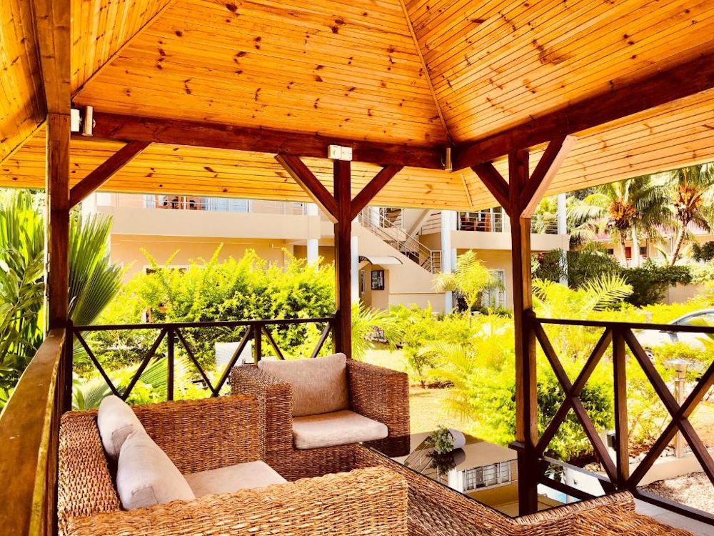 TROPICAL HIDEAWAY SELF CATERING - 3