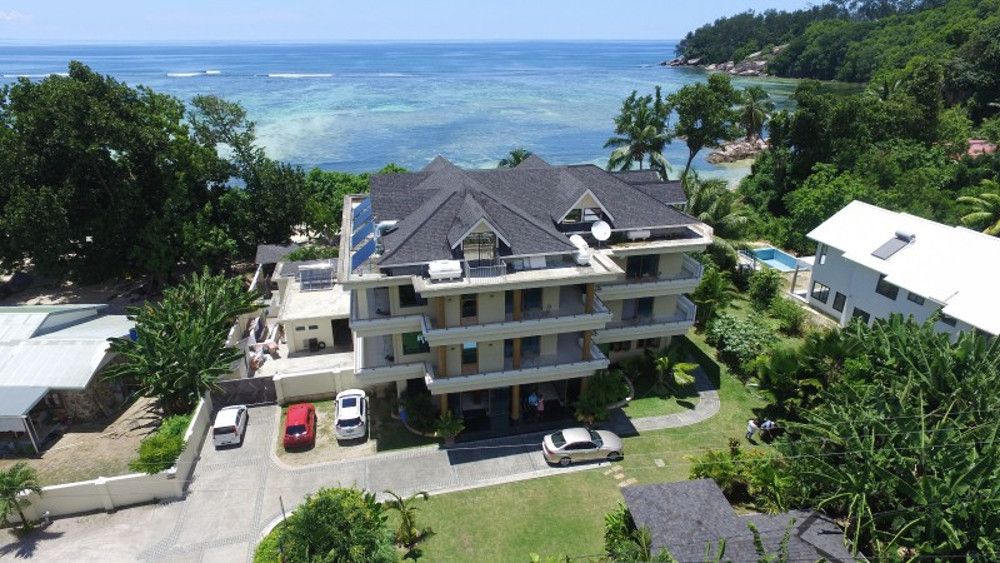 CROWN BEACH - 4