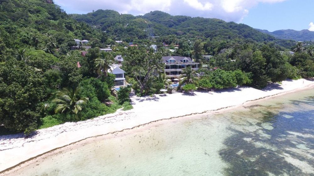 CROWN BEACH - 1