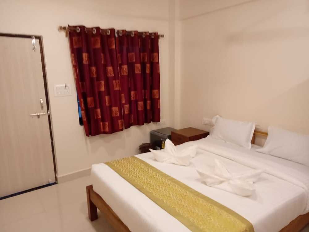 BAGA BEACH HOTEL - 19