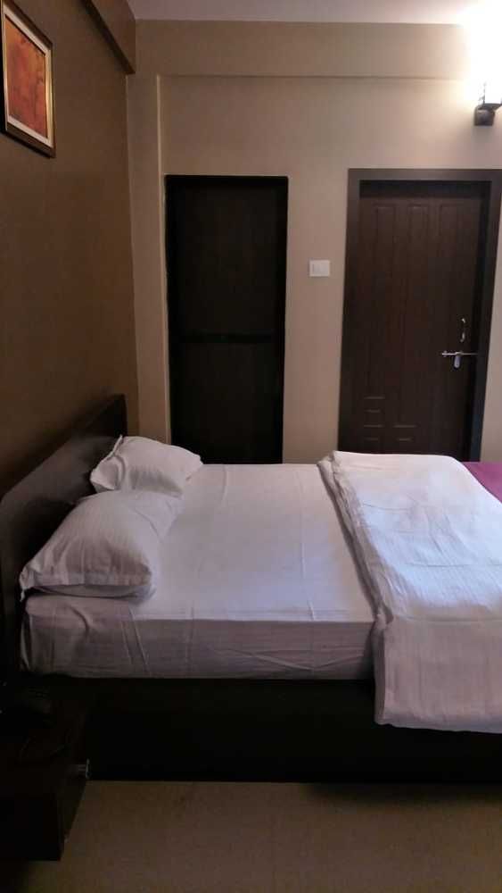 THE LITTLE NEST - 17