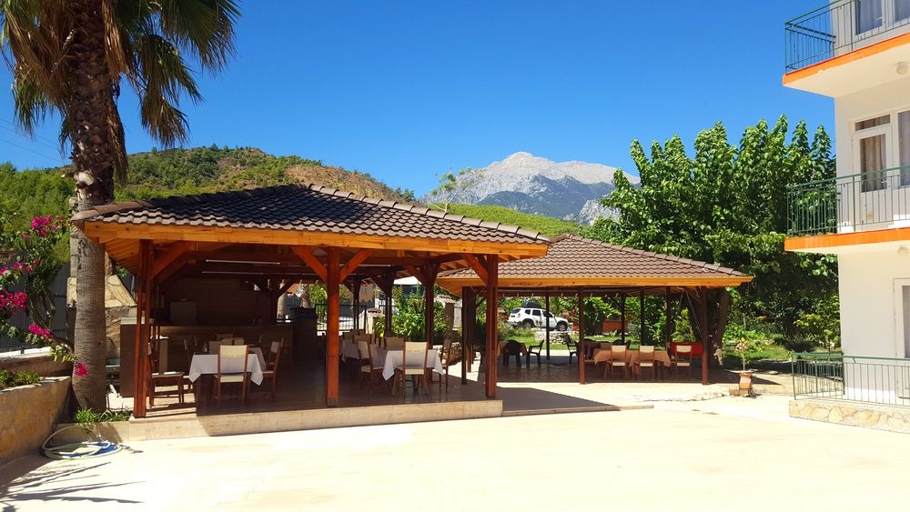 Oranj Ranch Hotel - 7