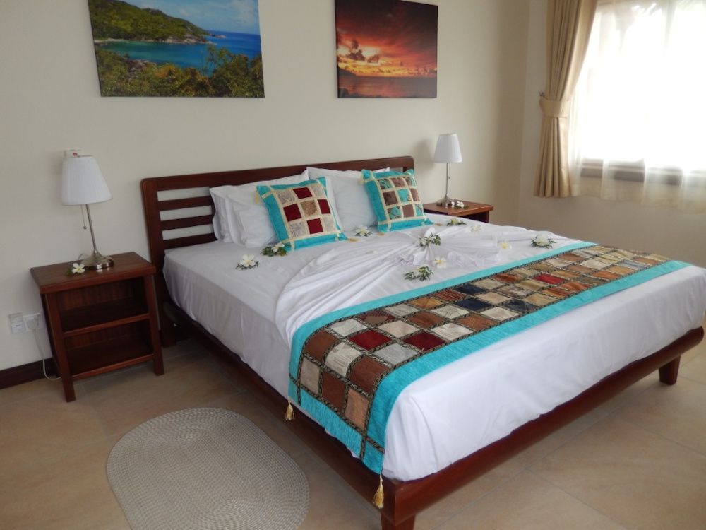 COTE DOR FOOTPRINTS - 3