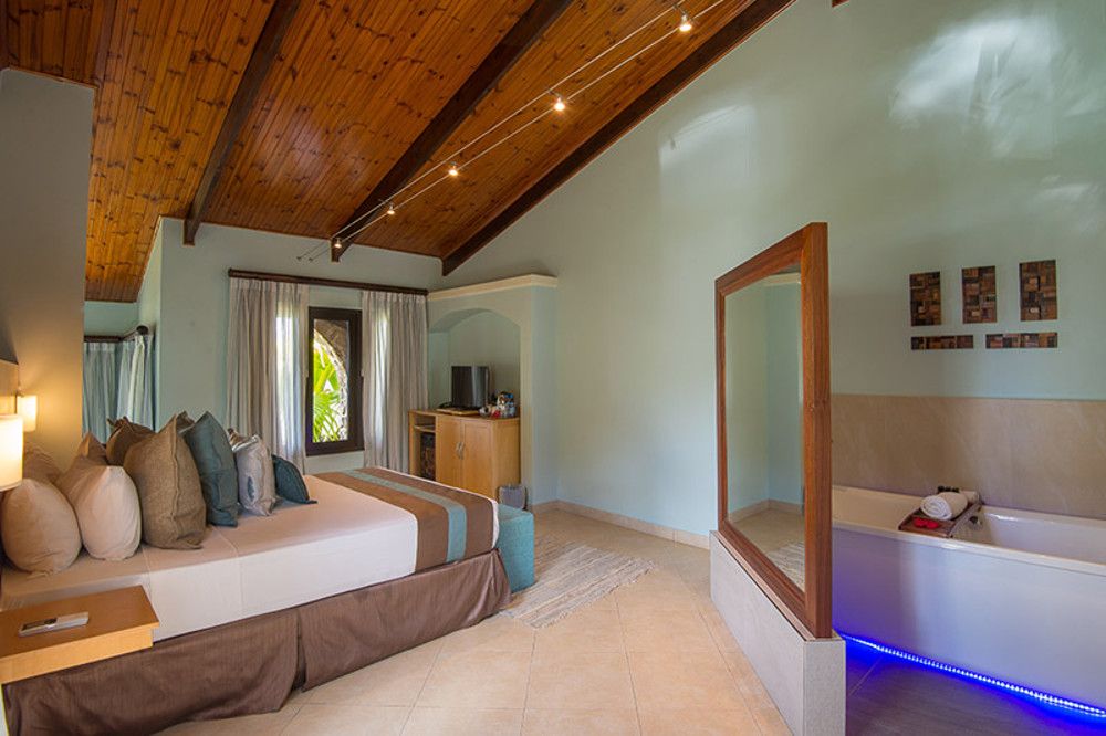 THE COCO DE MER HOTEL & BLACK PARROT SUITES - 27