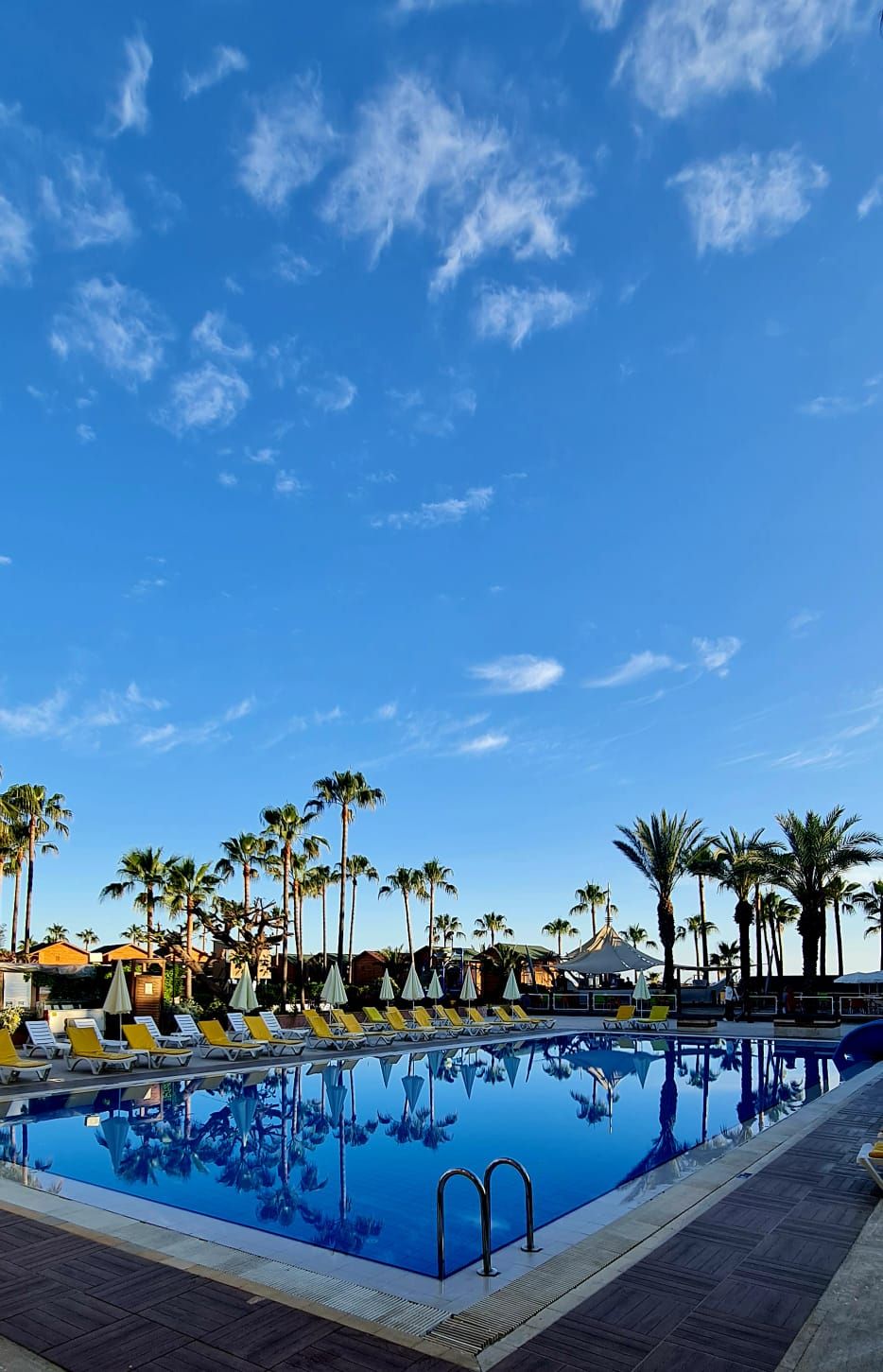 Green Paradise Beach Hotel - 7