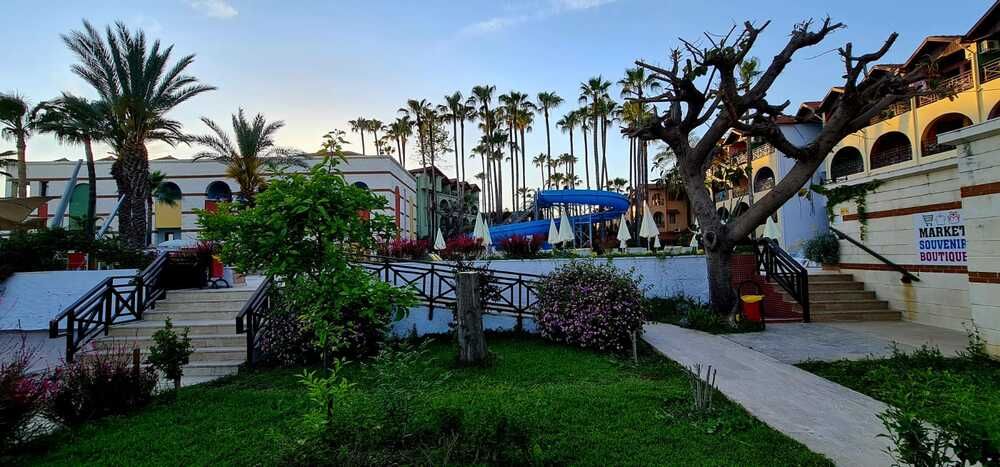 Green Paradise Beach Hotel - 1