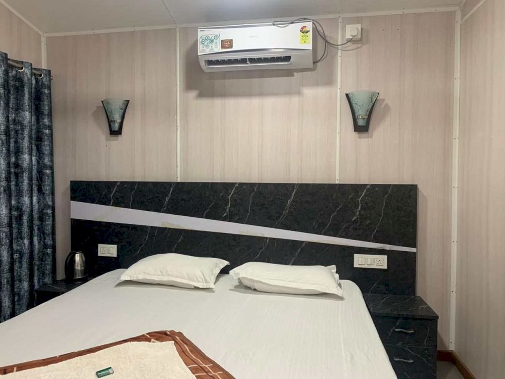 SYDNEY X CAFE & BEACH HUTS - 12