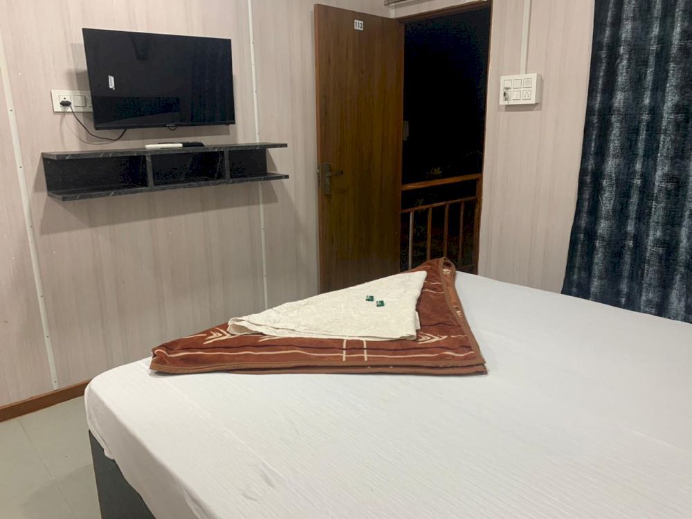 SYDNEY X CAFE & BEACH HUTS - 13