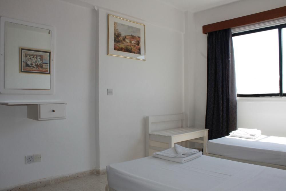 FLOREA HOTEL APTS (Class B) - 28