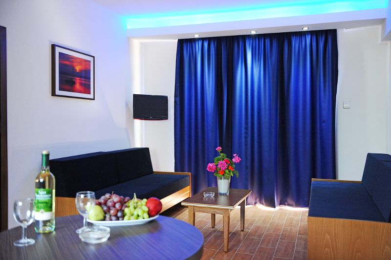 LOUTSIANA HOTEL APTS - 27