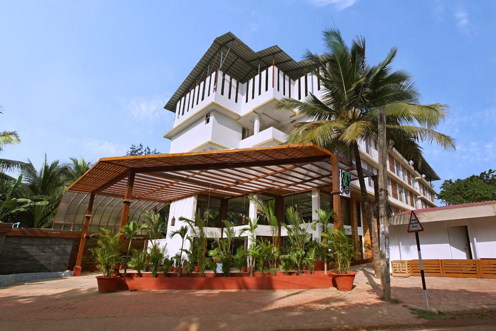 TURTLE BEACH RESORT (ex. RED FOX HOTEL) - 1