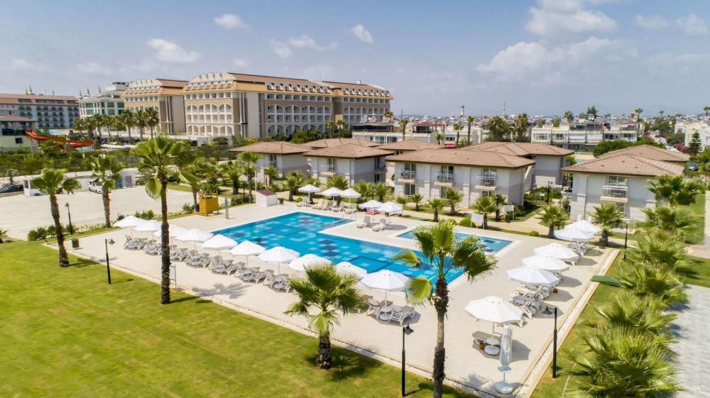 Crystal Boutique Beach Resort (only adults 16) - 9