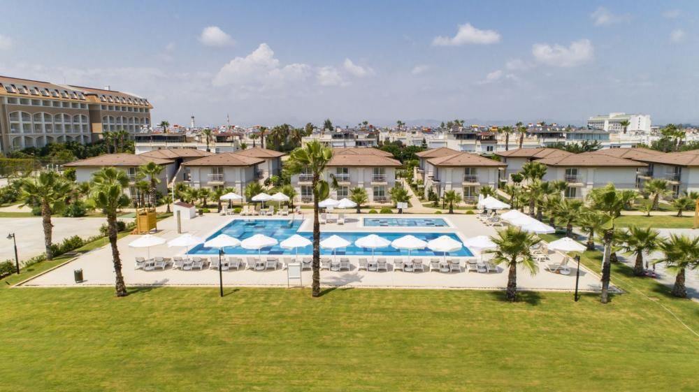 Crystal Boutique Beach Resort (only adults 16) - 4