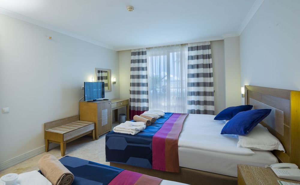 Crystal Boutique Beach Resort (only adults 16) - 16