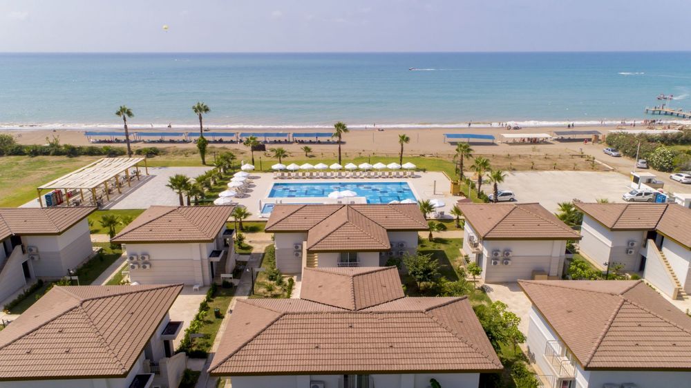 Crystal Boutique Beach Resort (only adults 16) - 3