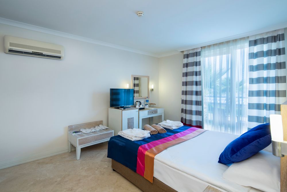 Crystal Boutique Beach Resort (only adults 16) - 21