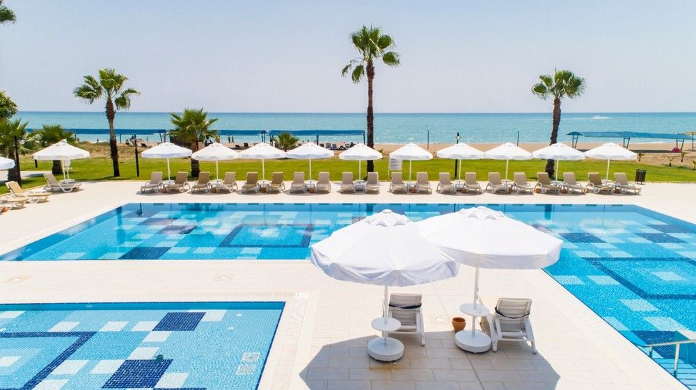 Crystal Boutique Beach Resort (only adults 16) - 11
