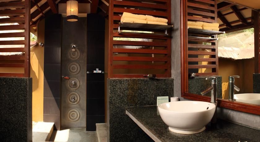 POOVAR ISLAND RESORT - 13