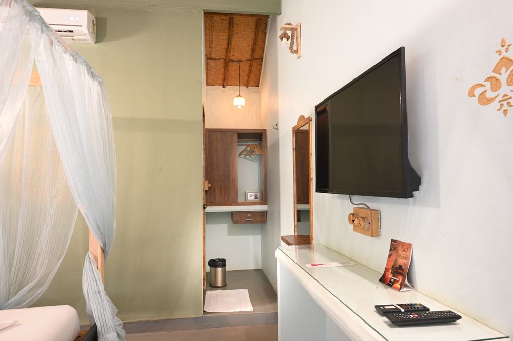 AMADI BEACH FRONT RESORT - 8