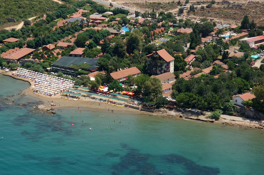 Leda Beach Hotel - 1