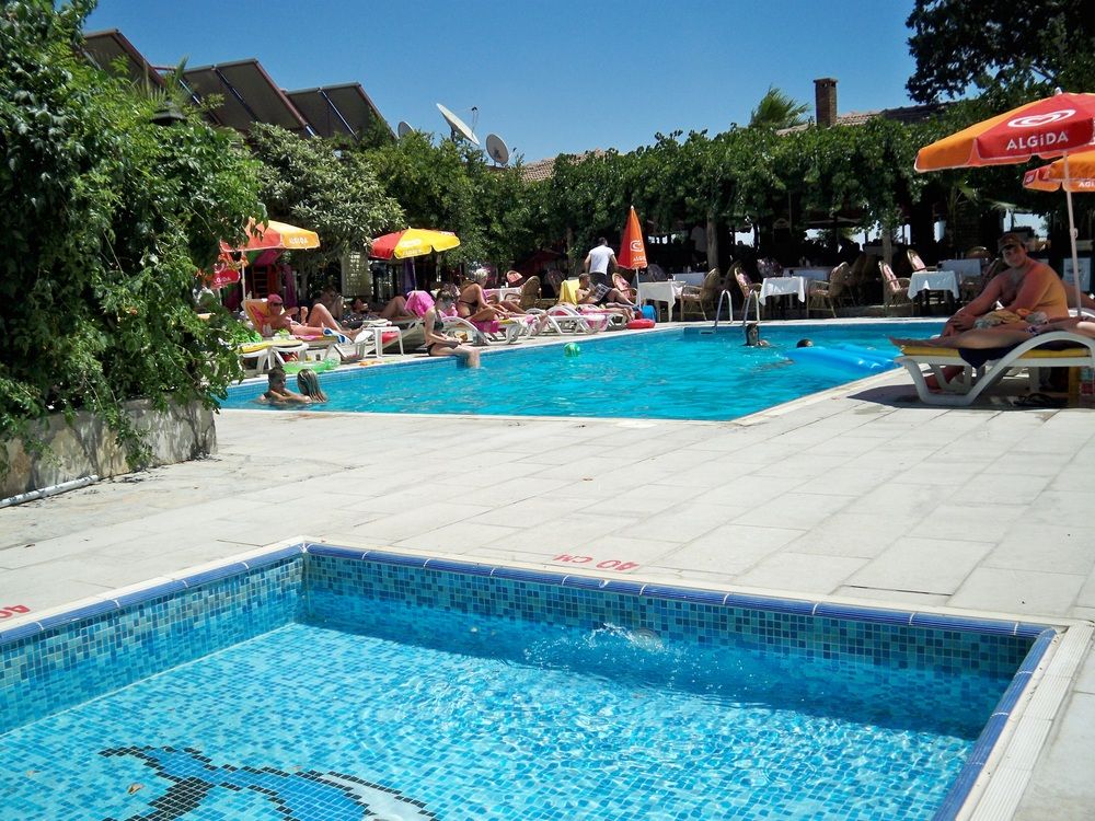 Leda Beach Hotel - 18