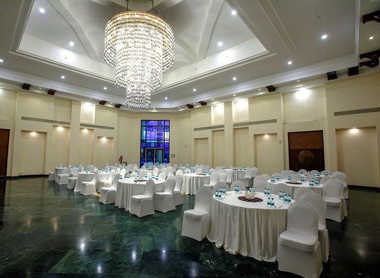 THE LALIT GOLF AND SPA RESORT - 39