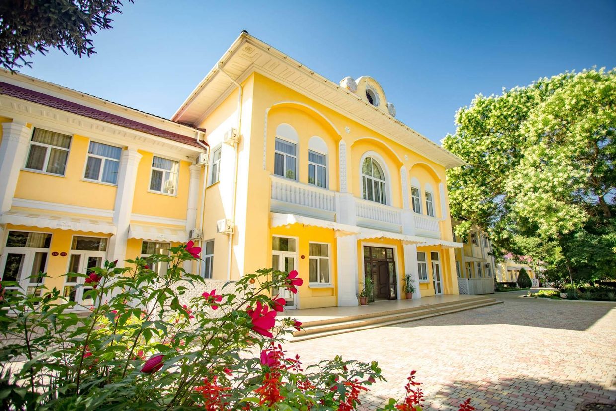 РОМАНОВА, парк-отель - 1