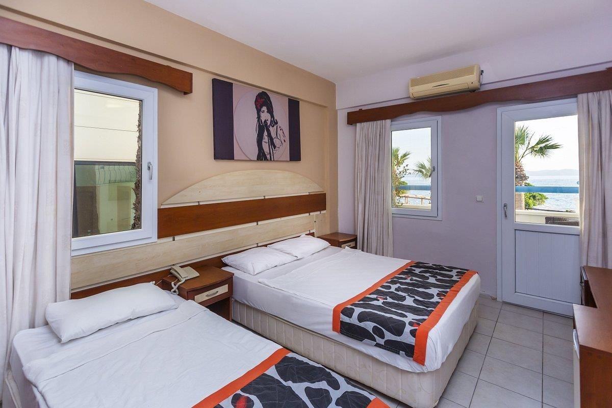 Maxsea Beach Hotel - 3