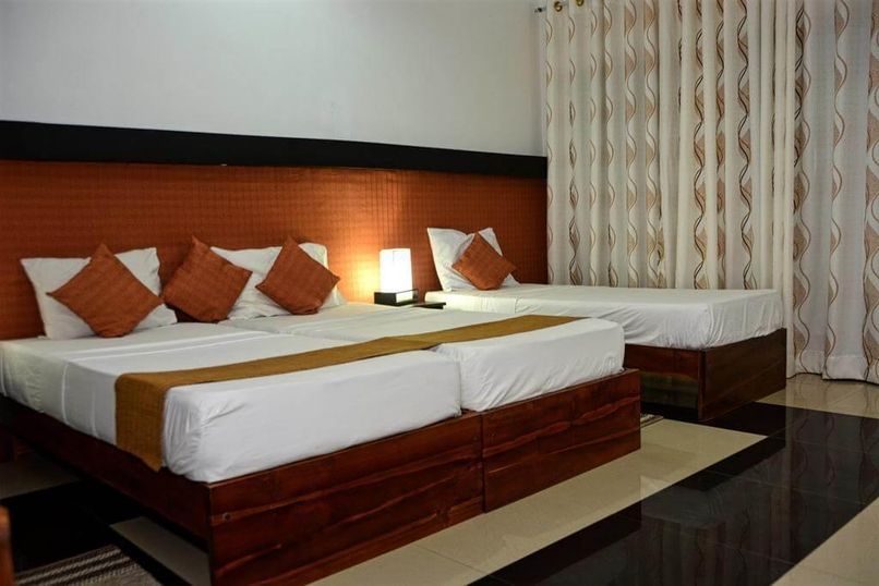 RAINBOW BEACH HOTEL (Ambalangoda) - 2