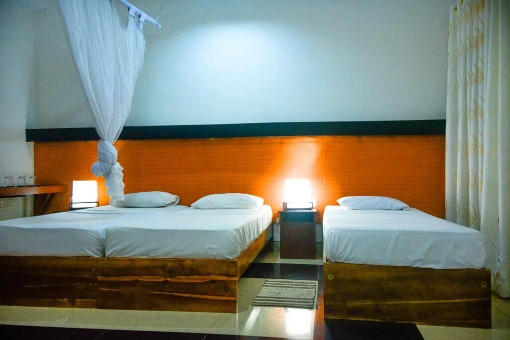 RAINBOW BEACH HOTEL (Ambalangoda) - 4