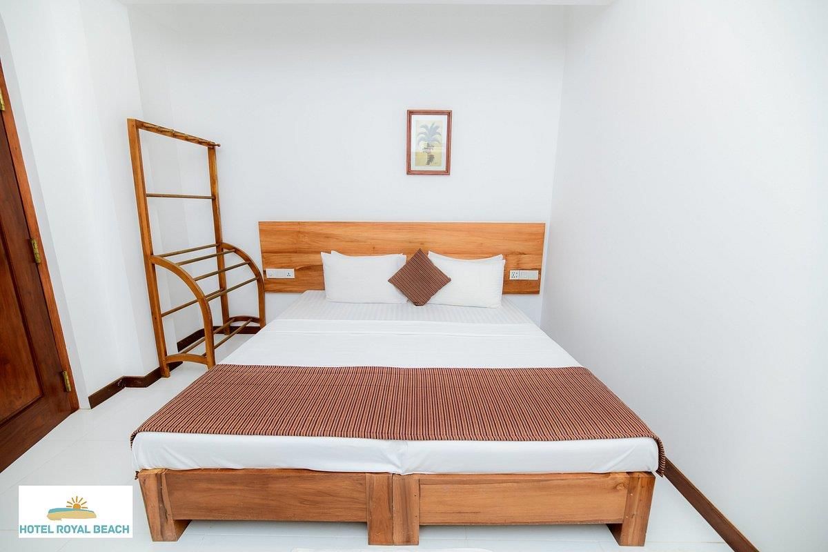 ROYAL BEACH HIKKADUWA - 5