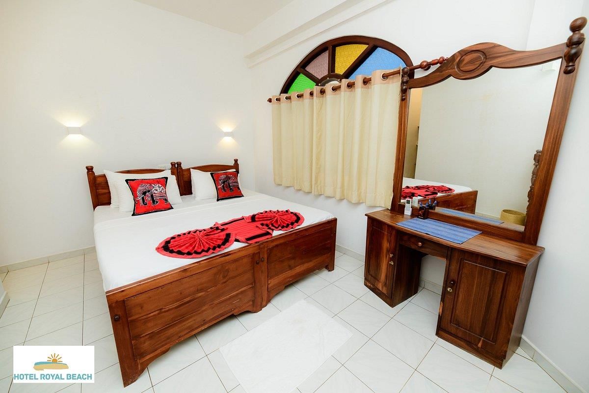 ROYAL BEACH HIKKADUWA - 9