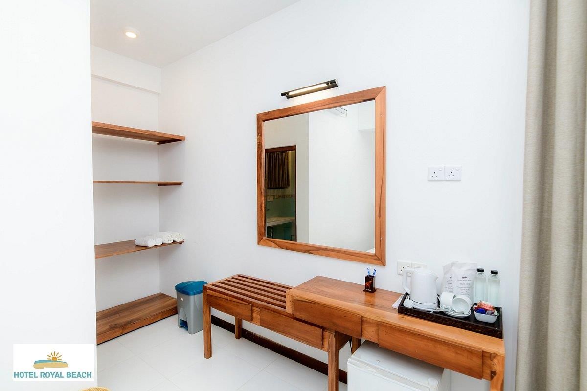 ROYAL BEACH HIKKADUWA - 10