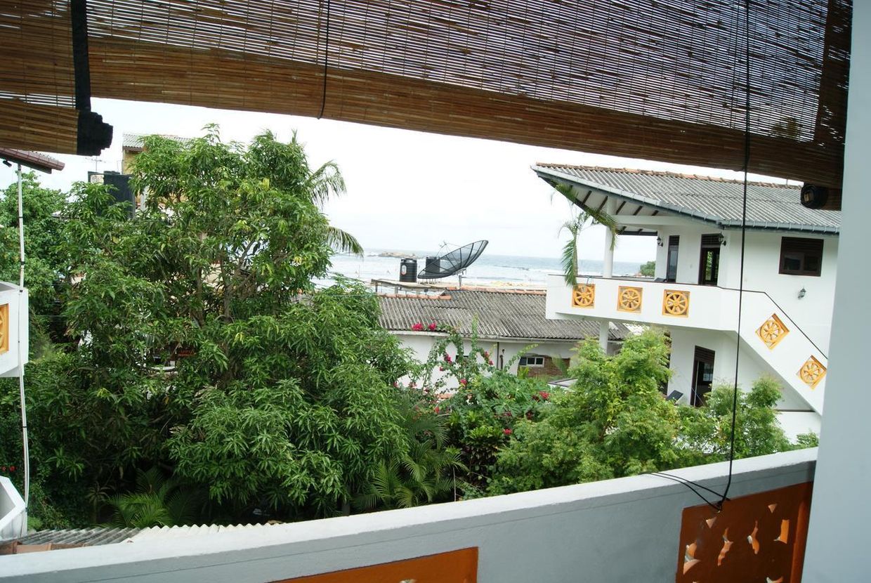 BEACH PRIME TIME - 20