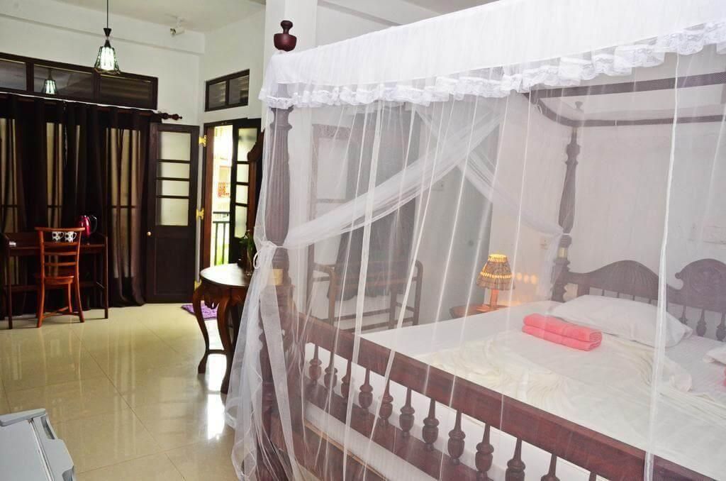 SEA VIEW DEEPAL VILLA IN UNAWATUANA - 11