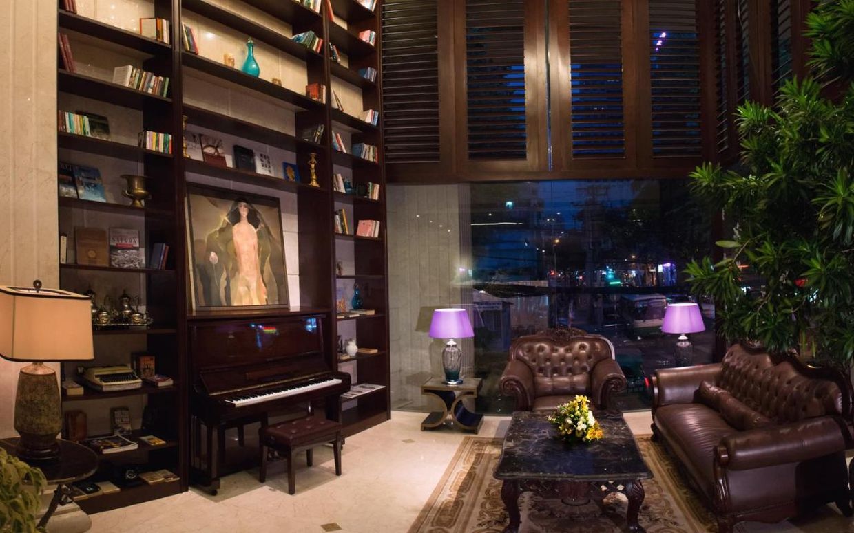 SILVERLAND JOLIE HOTEL - 2